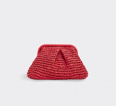 Vineyard Vines: Crochet Straw Clamshell Clutch, Racing Red | Photo: Vineyard Vines